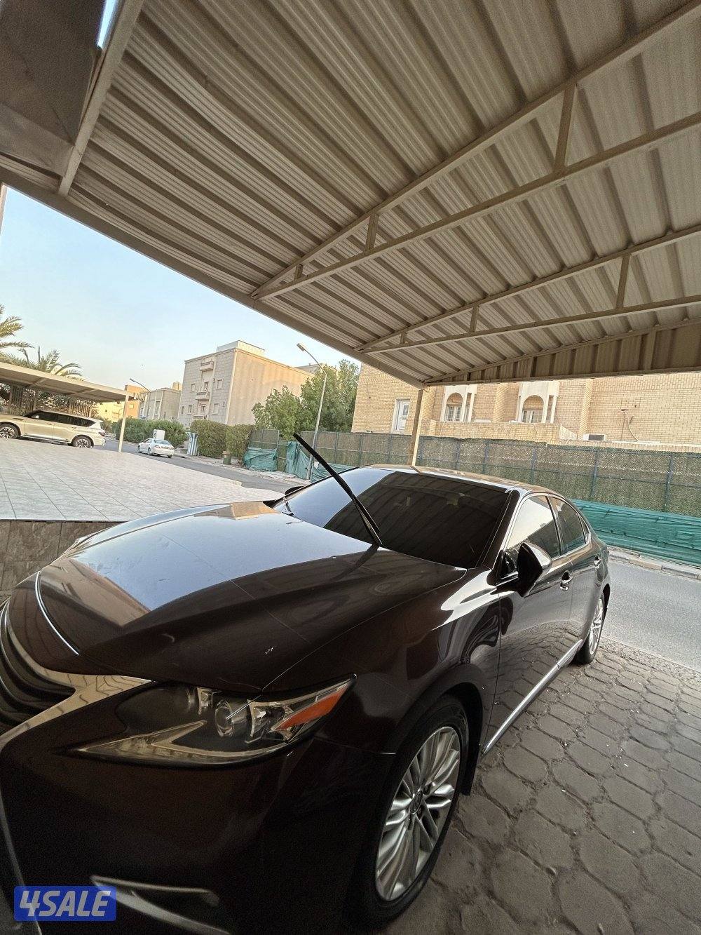 للبيع لكزز اي اس ٢٥٠ ماشي ٢١٤ شرط الفحص بالكامل0