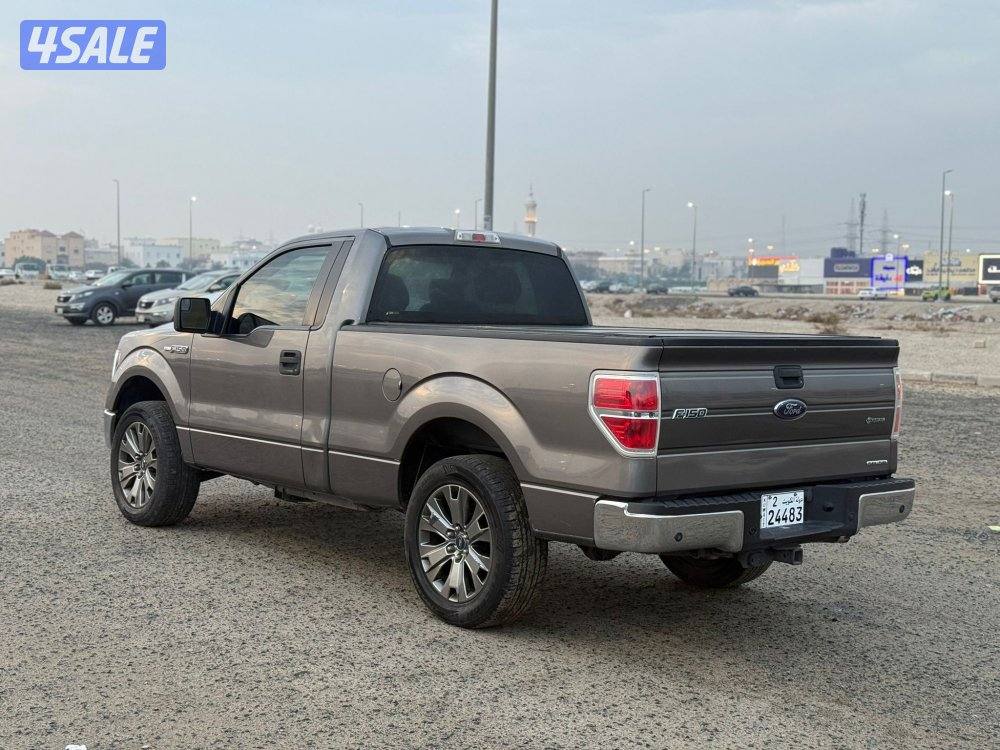 وانيت فورد 2014 بحالة نظيفه جدا0