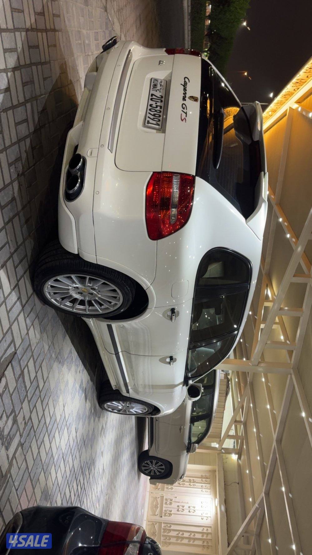 للبيع كايين GTS  واردالوكاله بحاله الوكاله كامل الموصفات ماشي 180 الف4