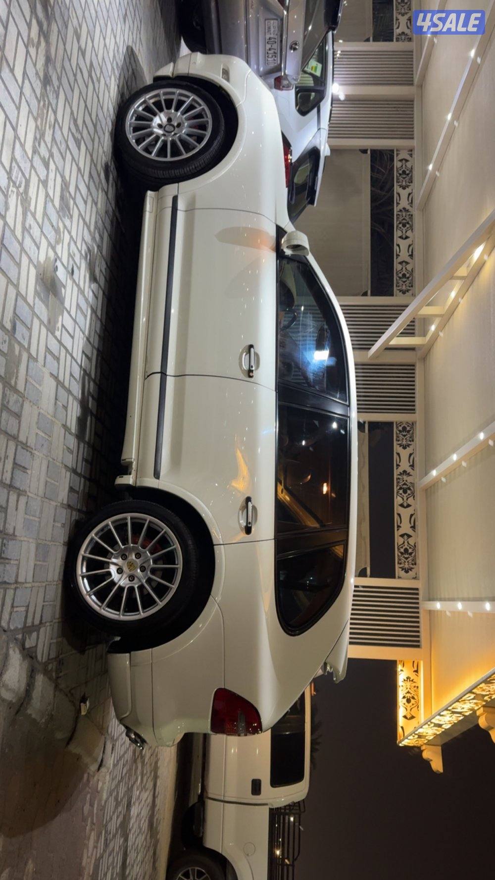 للبيع كايين GTS  واردالوكاله بحاله الوكاله كامل الموصفات ماشي 180 الف8