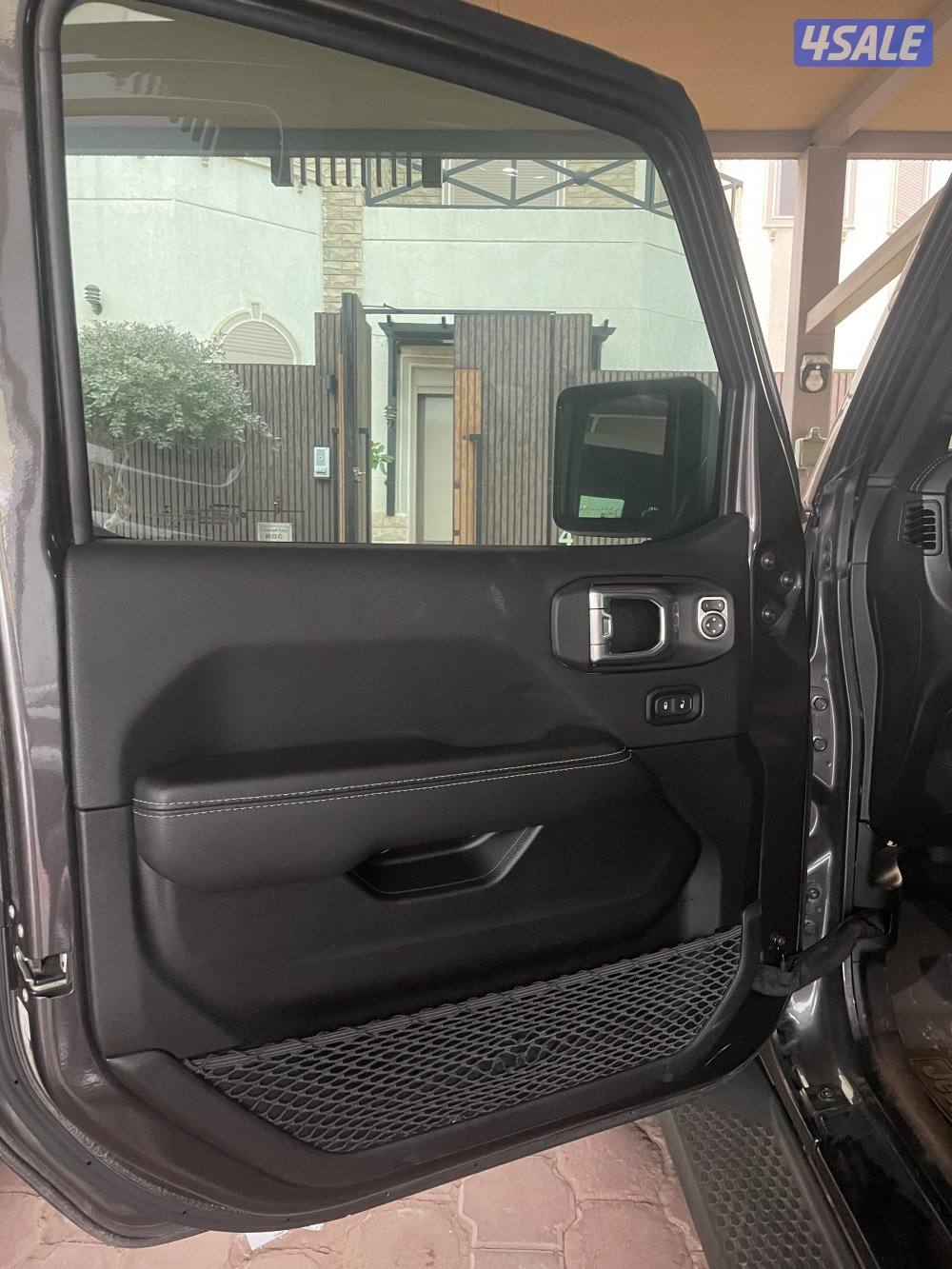 للبيع جيب رانجلر صحارى 20223