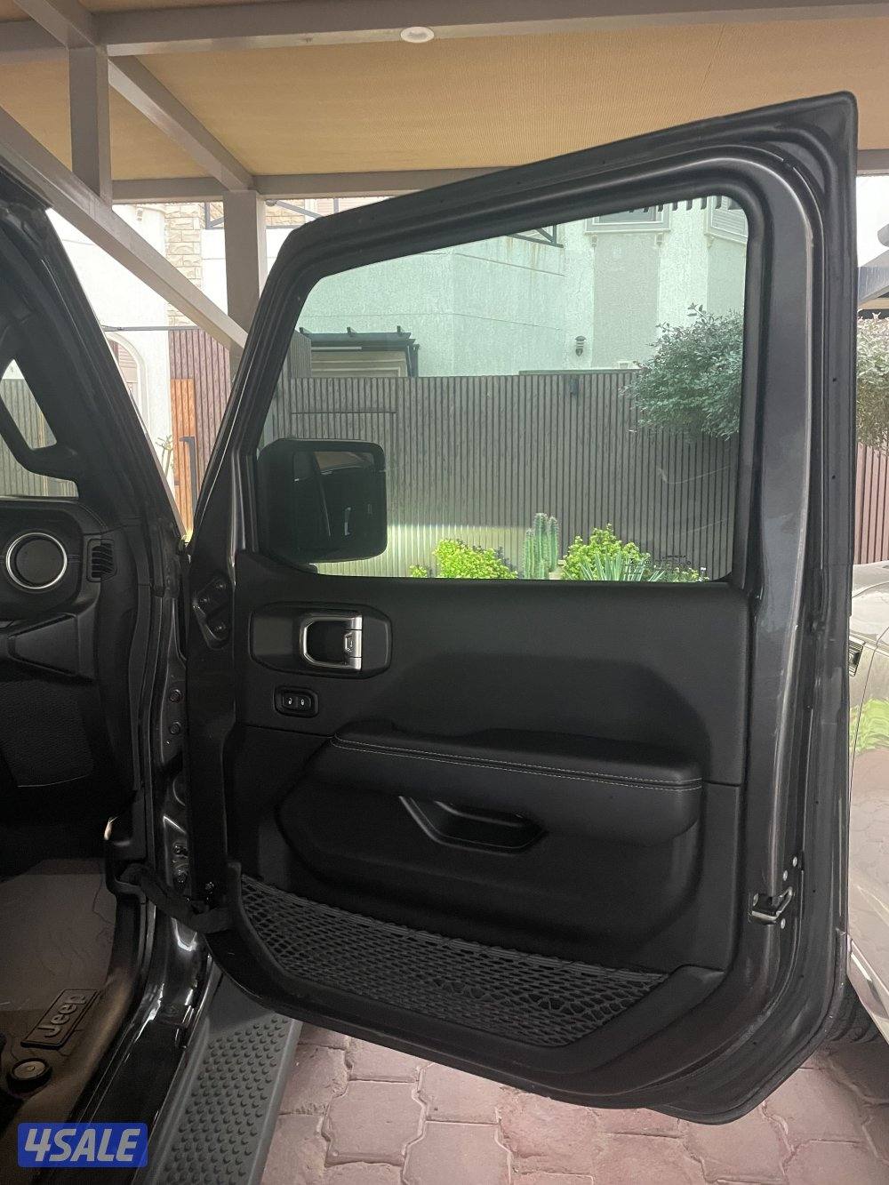 للبيع جيب رانجلر صحارى 20229