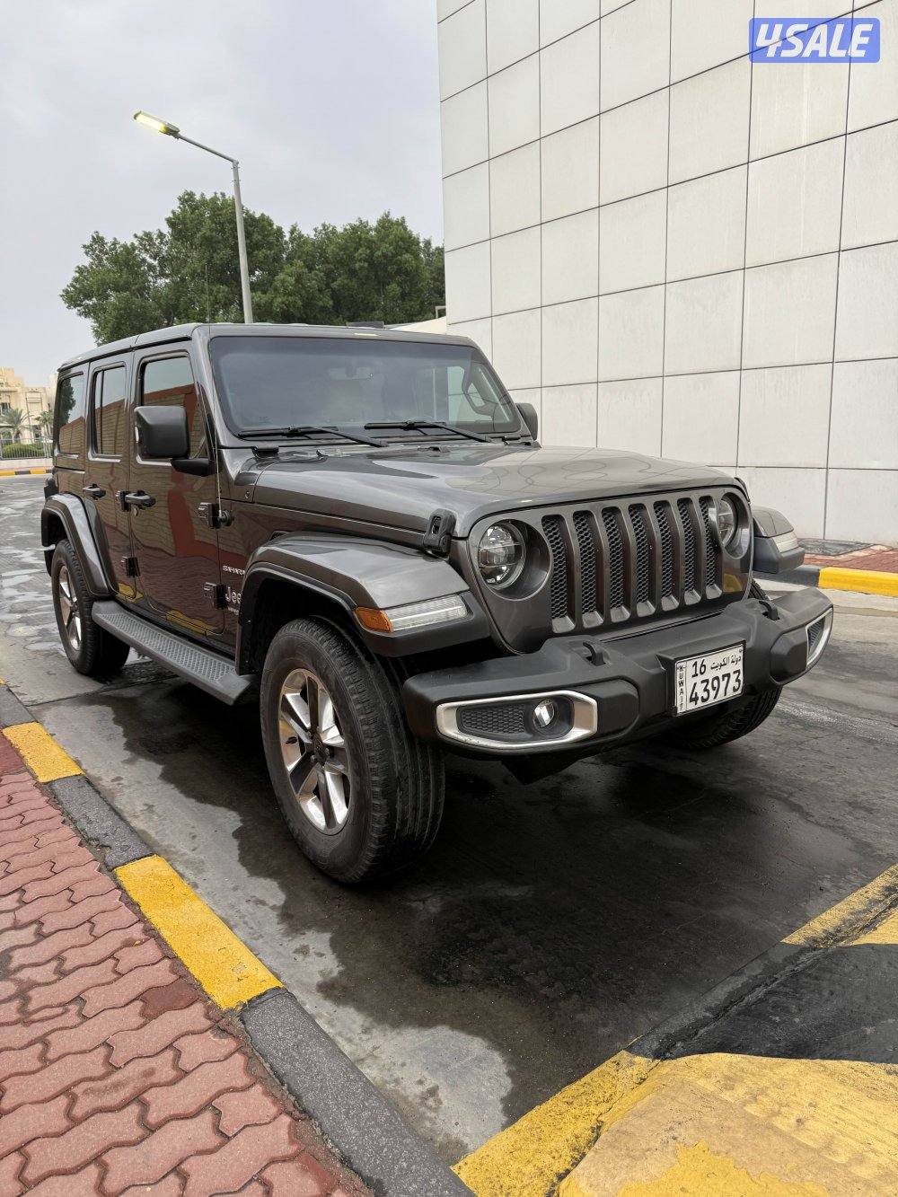 Jeep wrangler sahara2
