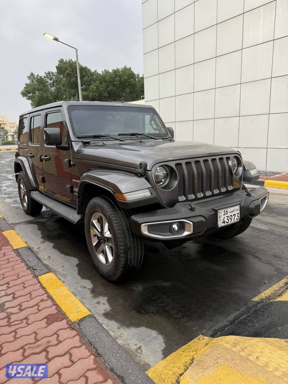 Jeep wrangler sahara4