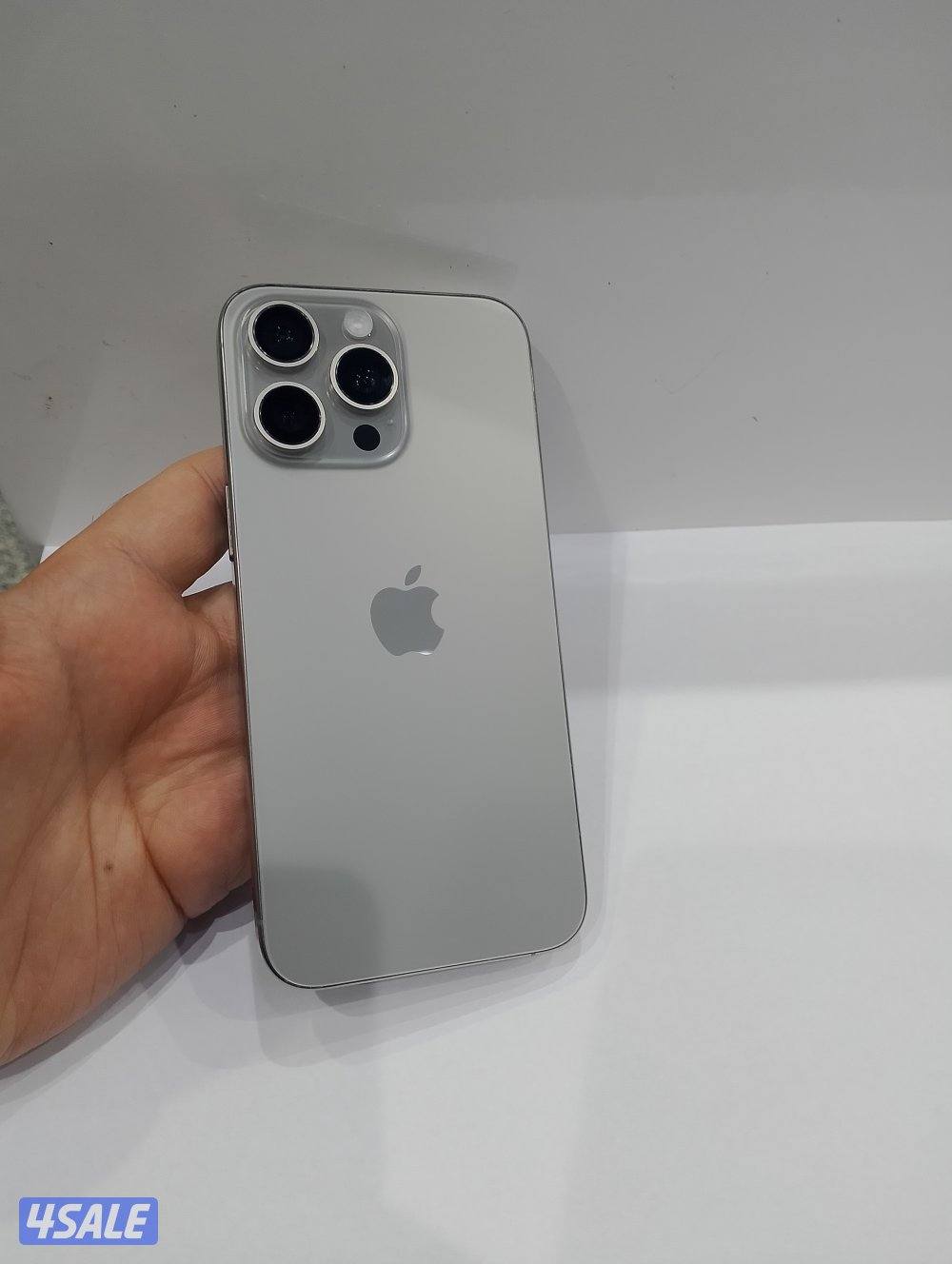 ايفون 15pro max جيجا 2562