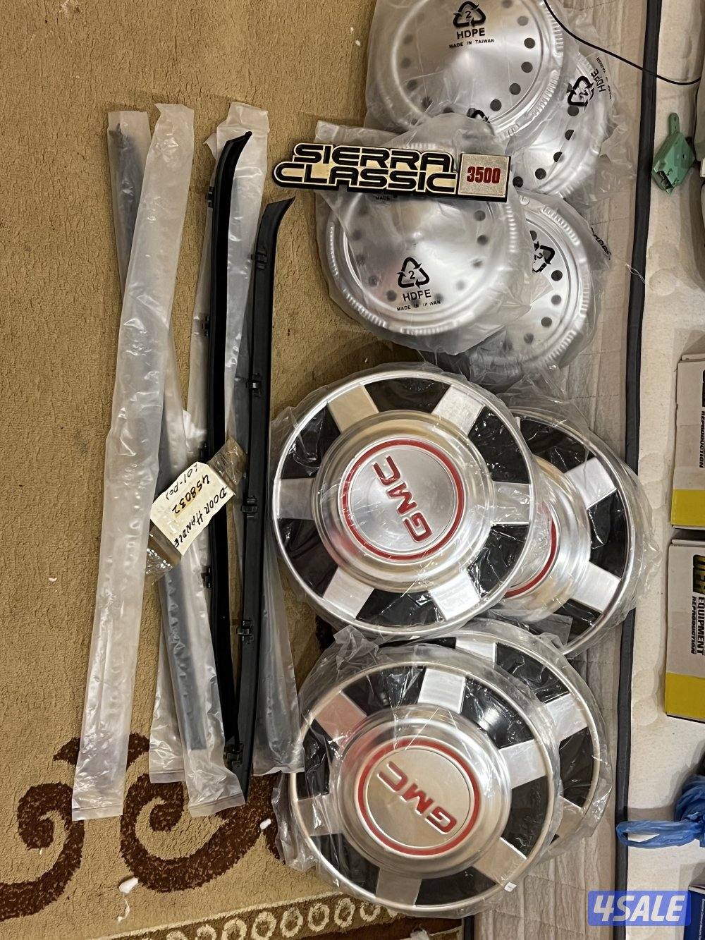 للبيع جمس 1982 مع اغراضه1