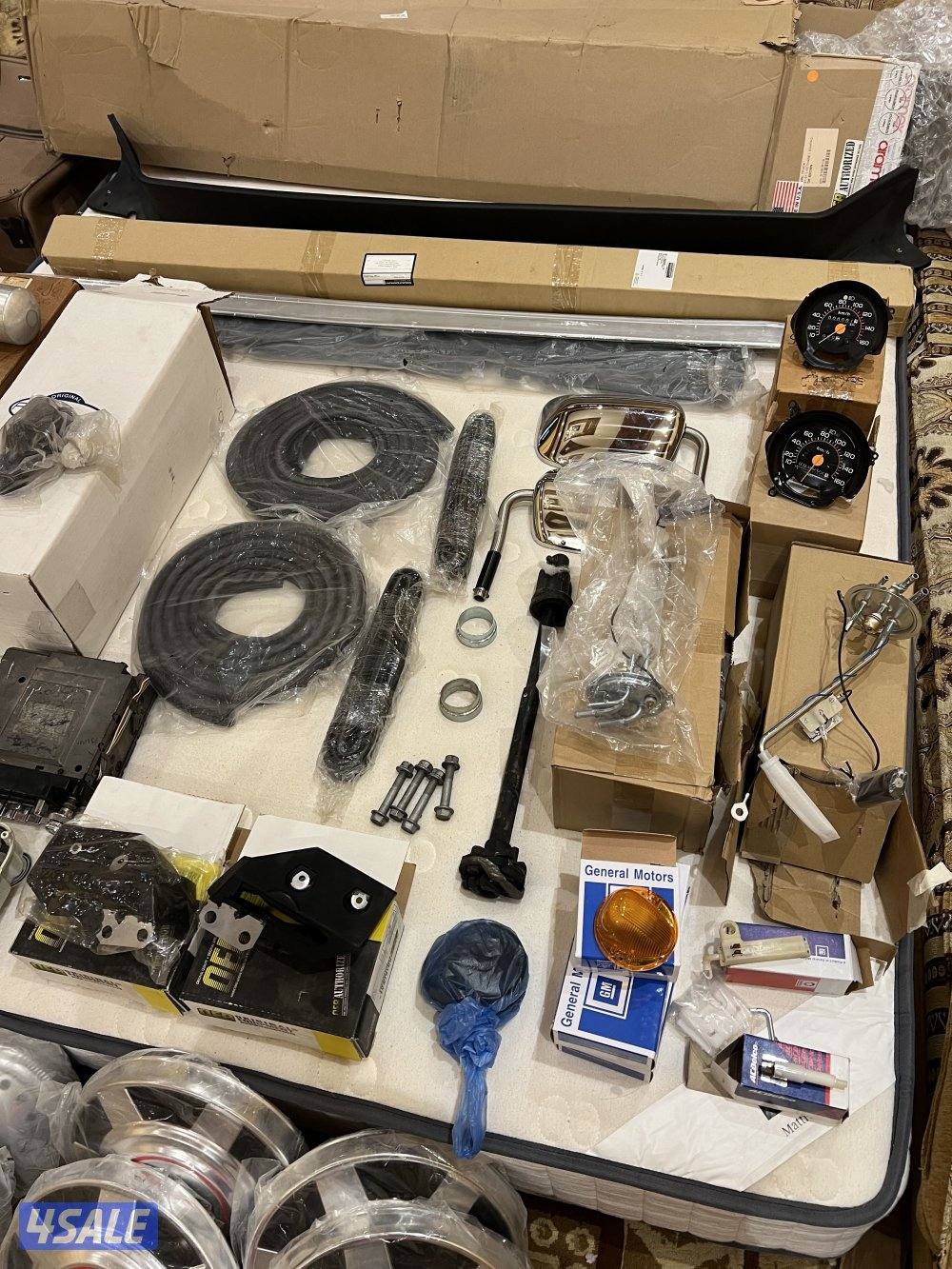 للبيع جمس 1982 مع اغراضه3