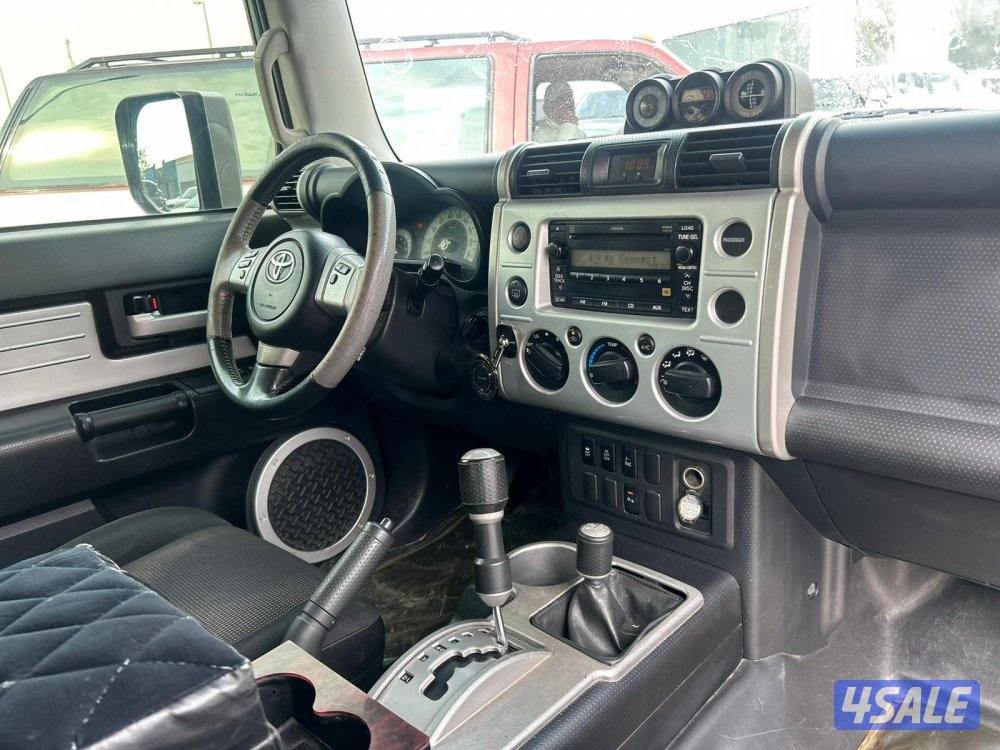 تويوتا FJ cruiser موديل 20136