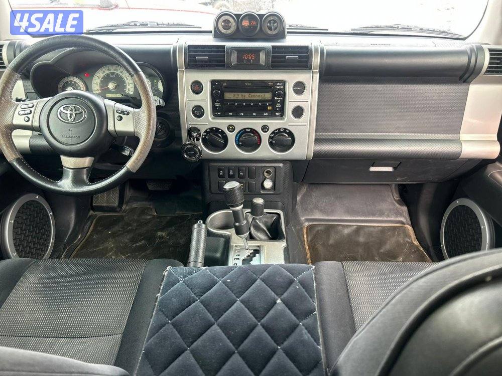 تويوتا FJ cruiser موديل 20137