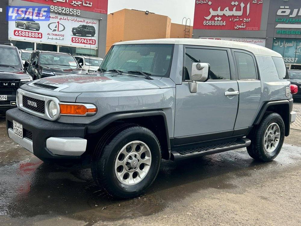 تويوتا FJ cruiser موديل 20138