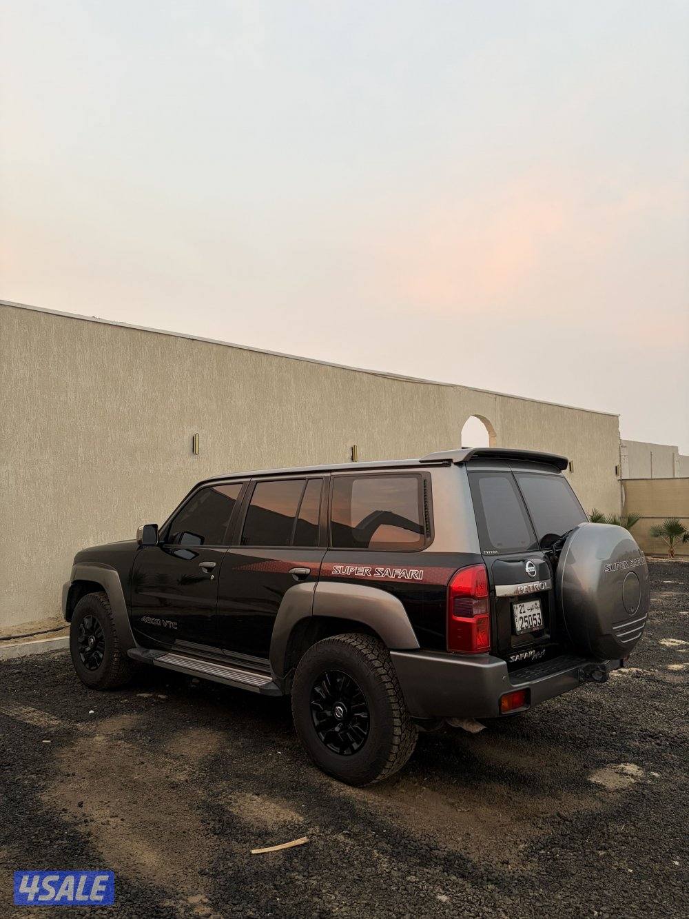 للبيع سوبر سفاري نظيف0