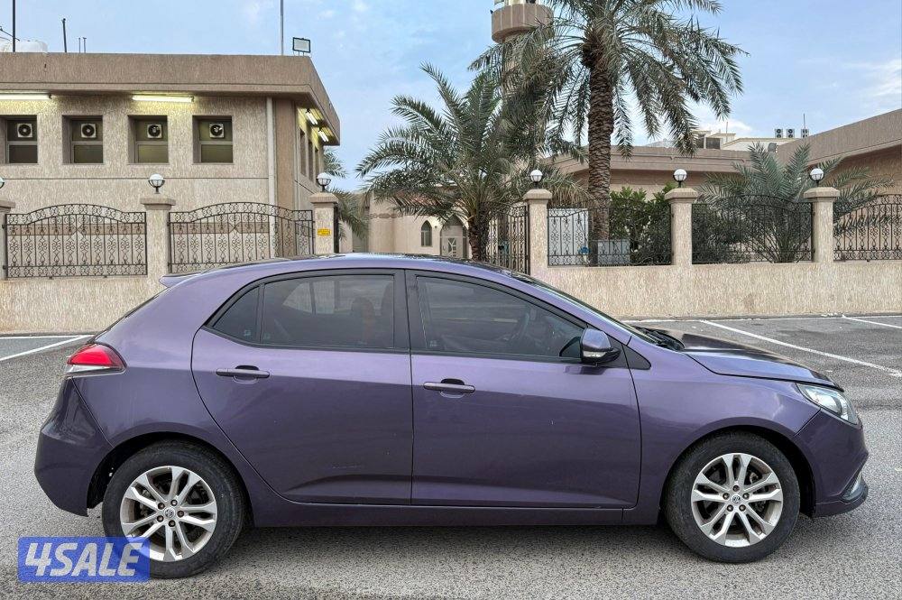 قمة في النظافة MG5 ماشي 20 الف فقط 4 سلندر 1500 سي سي مكيف بارد ب ١٢٠٠5