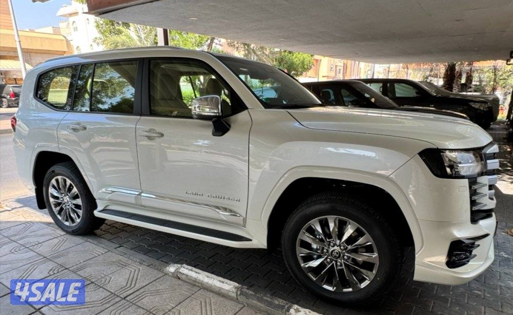 Land Cruiser (2025) 20' Wheels / Tires1