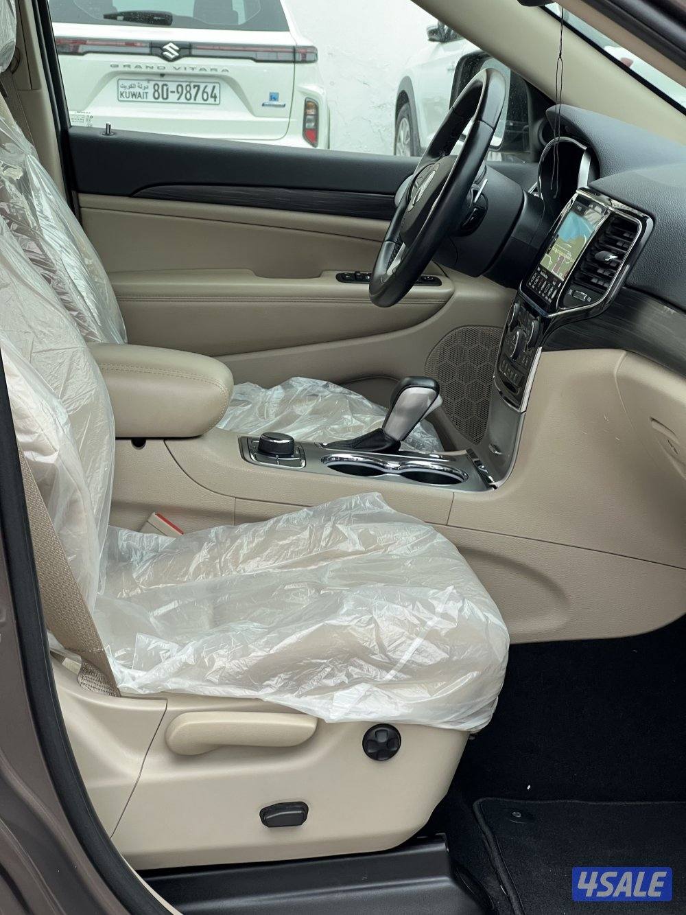 للبيع جراند شيروكي بحالة ممتازة10