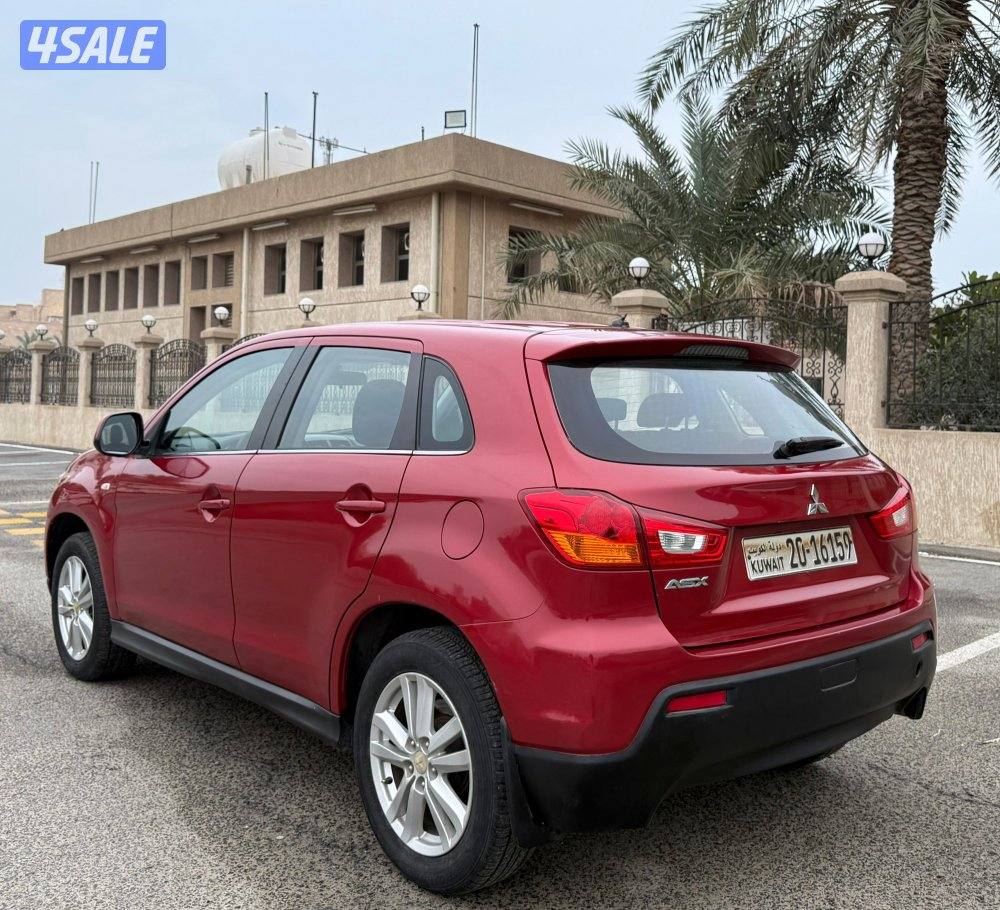 بحالة ممتازة جيب ميتسوبيشي ASX موديل 2012 ماشي 120 الف فقط محرك 4 سلند4