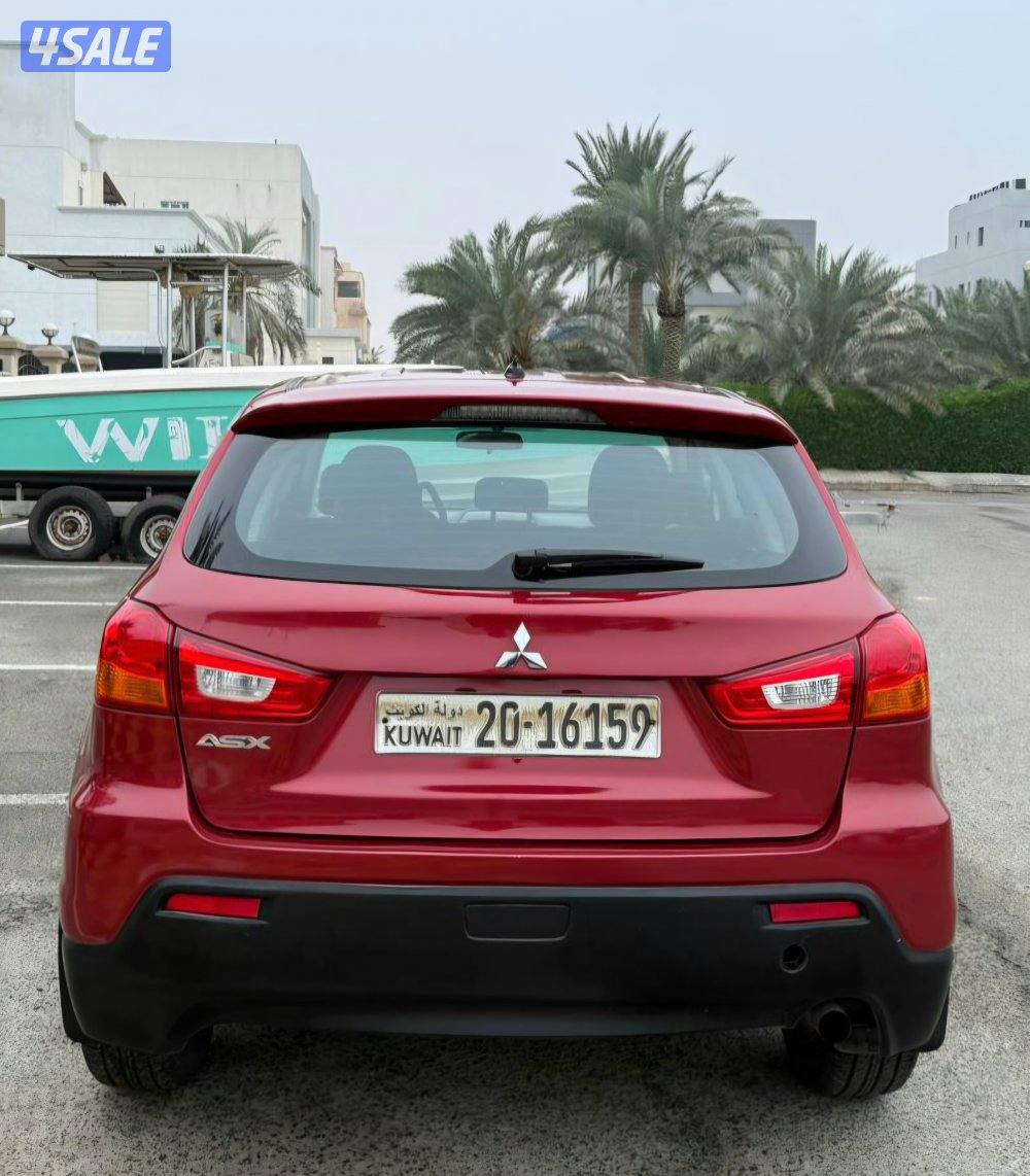 بحالة ممتازة جيب ميتسوبيشي ASX موديل 2012 ماشي 120 الف فقط محرك 4 سلند5