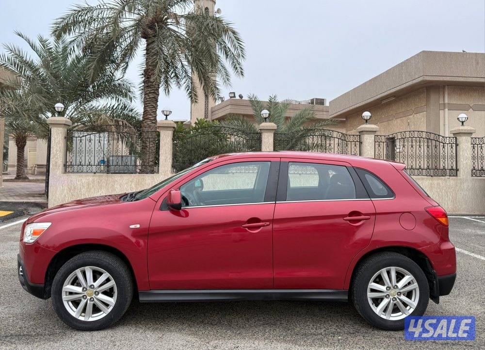 بحالة ممتازة جيب ميتسوبيشي ASX موديل 2012 ماشي 120 الف فقط محرك 4 سلند6