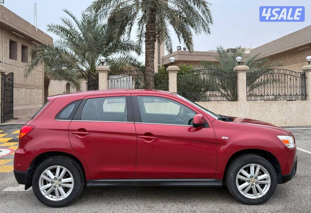 بحالة ممتازة جيب ميتسوبيشي ASX موديل 2012 ماشي 120 الف فقط محرك 4 سلند7