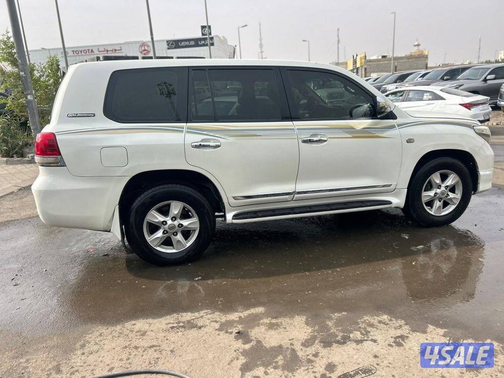 لاند كروزر VXR -V82