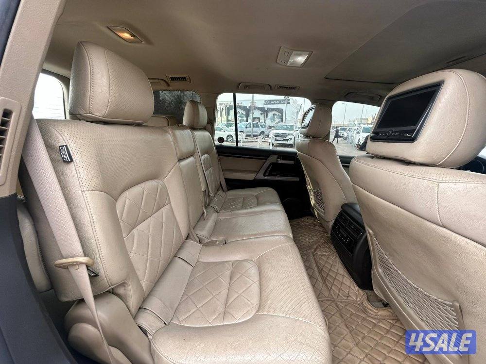 لاند كروزر VXR -V84