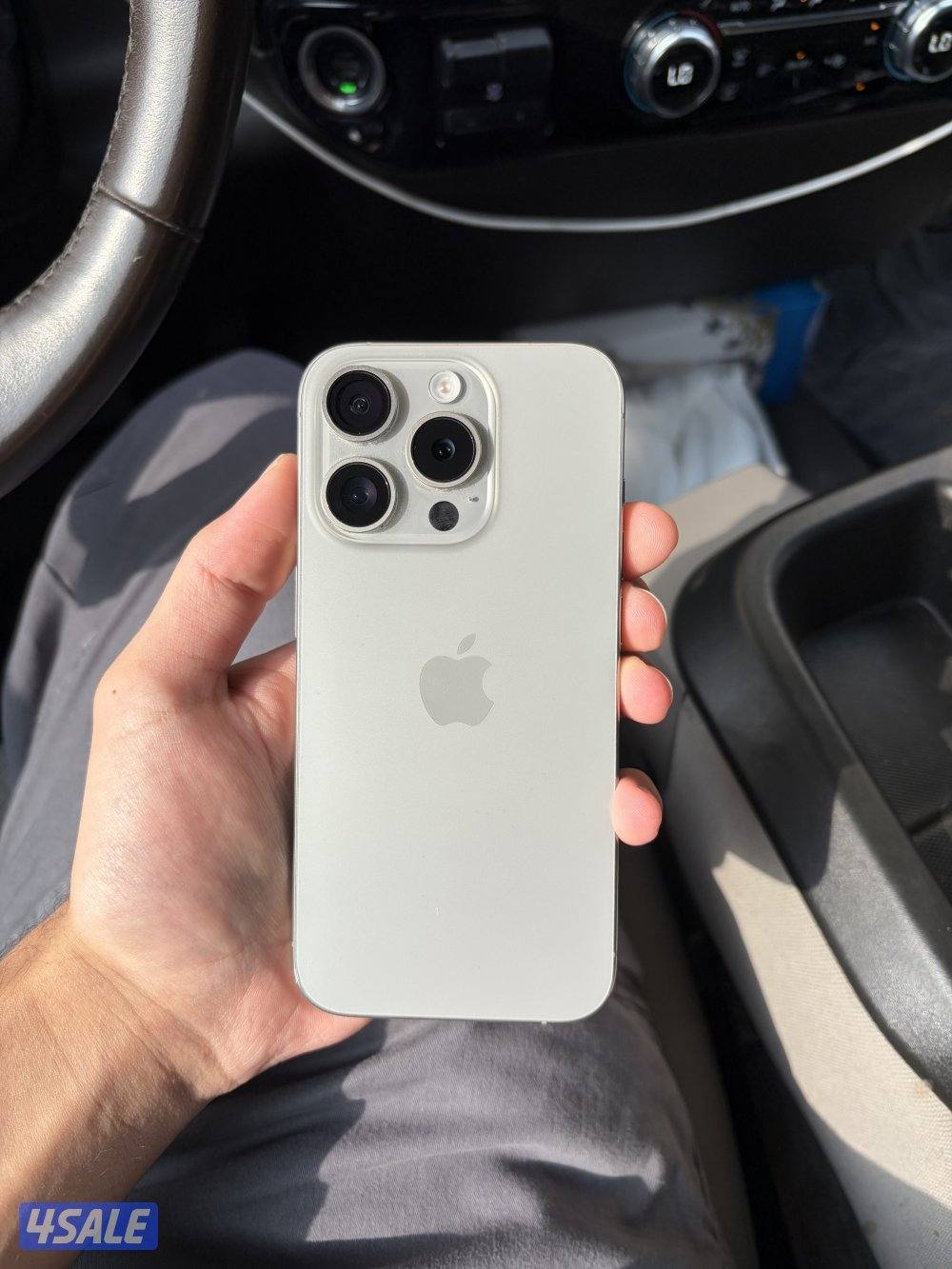 iPhone 15 PRO 256gb للبيع نظيف 1701