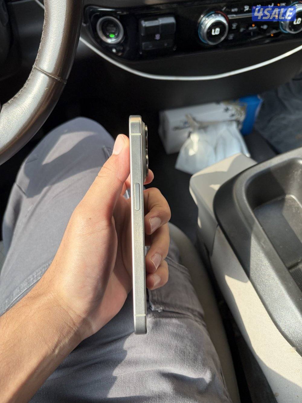 iPhone 15 PRO 256gb للبيع نظيف 1702