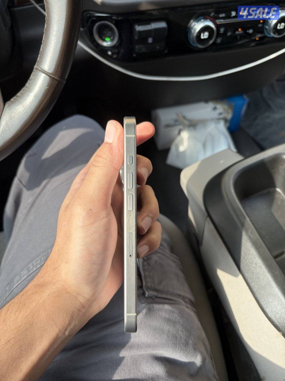 iPhone 15 PRO 256gb للبيع نظيف 1703