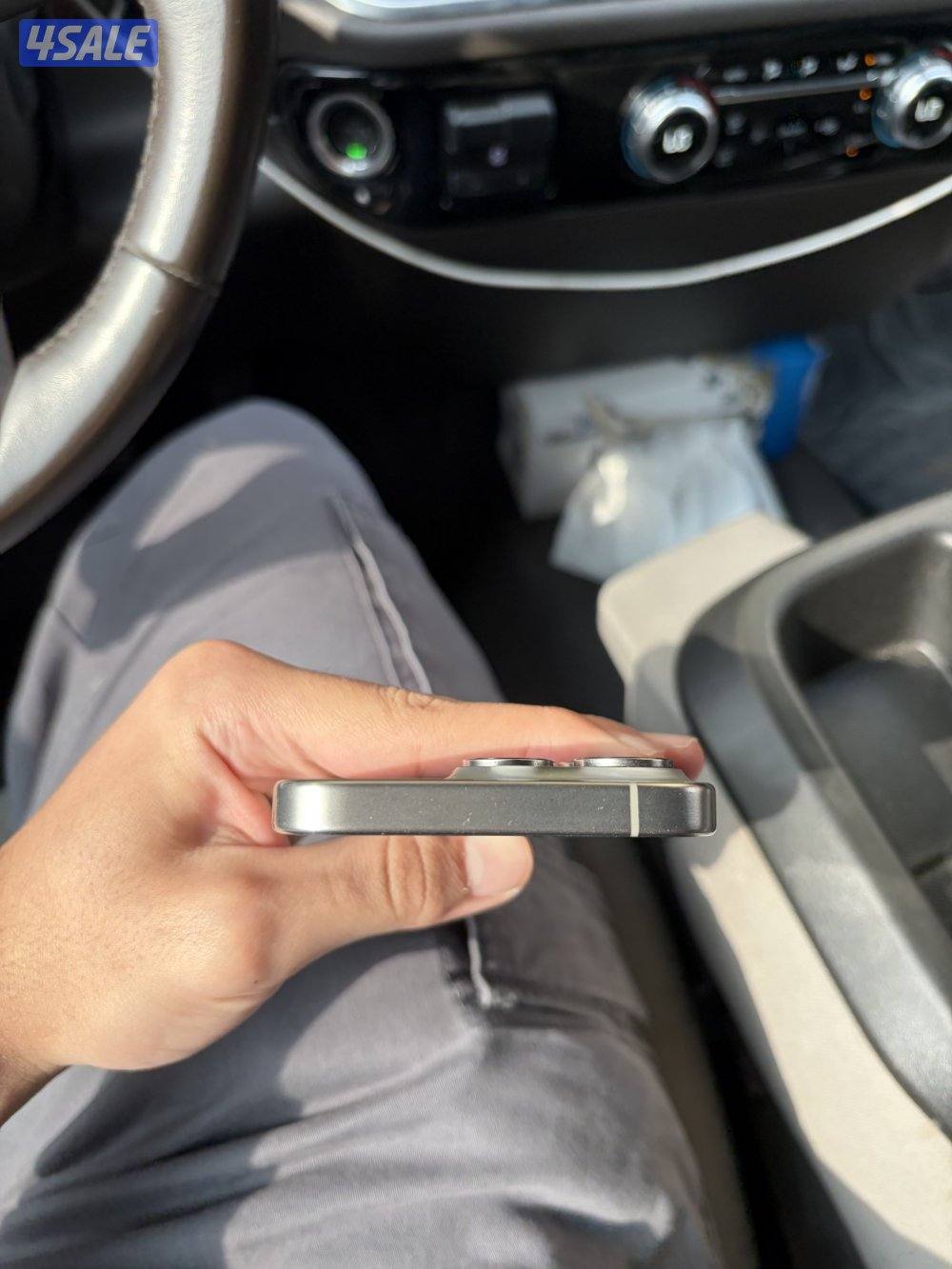 iPhone 15 PRO 256gb للبيع نظيف 1704