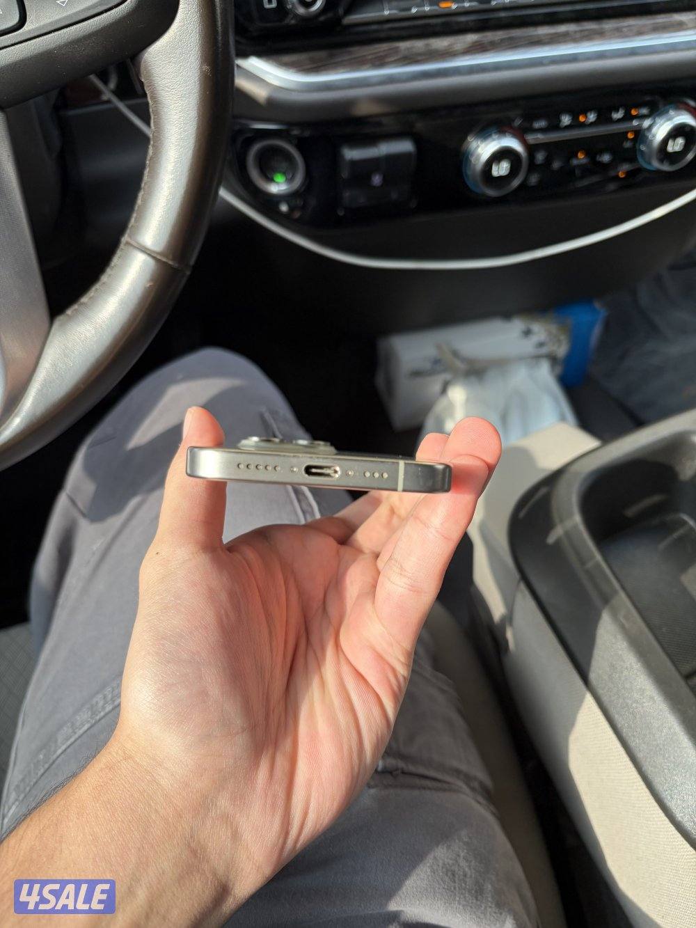 iPhone 15 PRO 256gb للبيع نظيف 1705