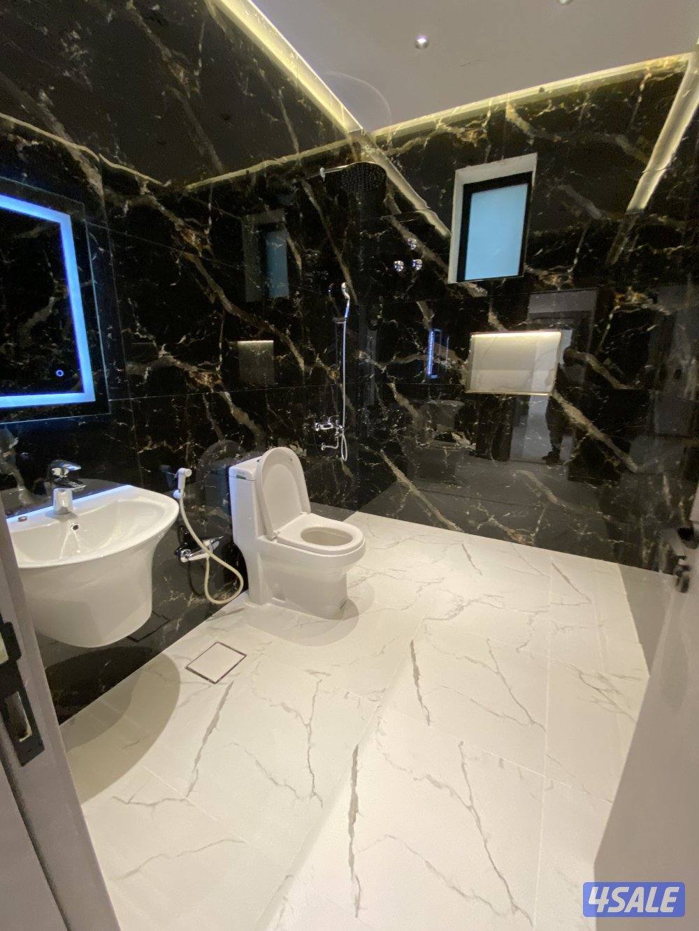 للايجار دوررين ارضي واول دوبلكس اول ساكن جابر الاحمدق٧4