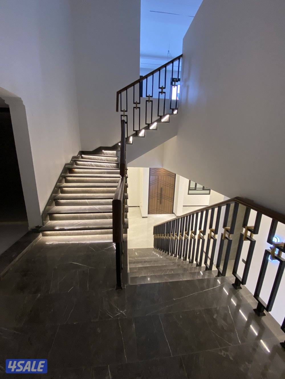 للايجار دوررين ارضي واول دوبلكس اول ساكن جابر الاحمدق٧10