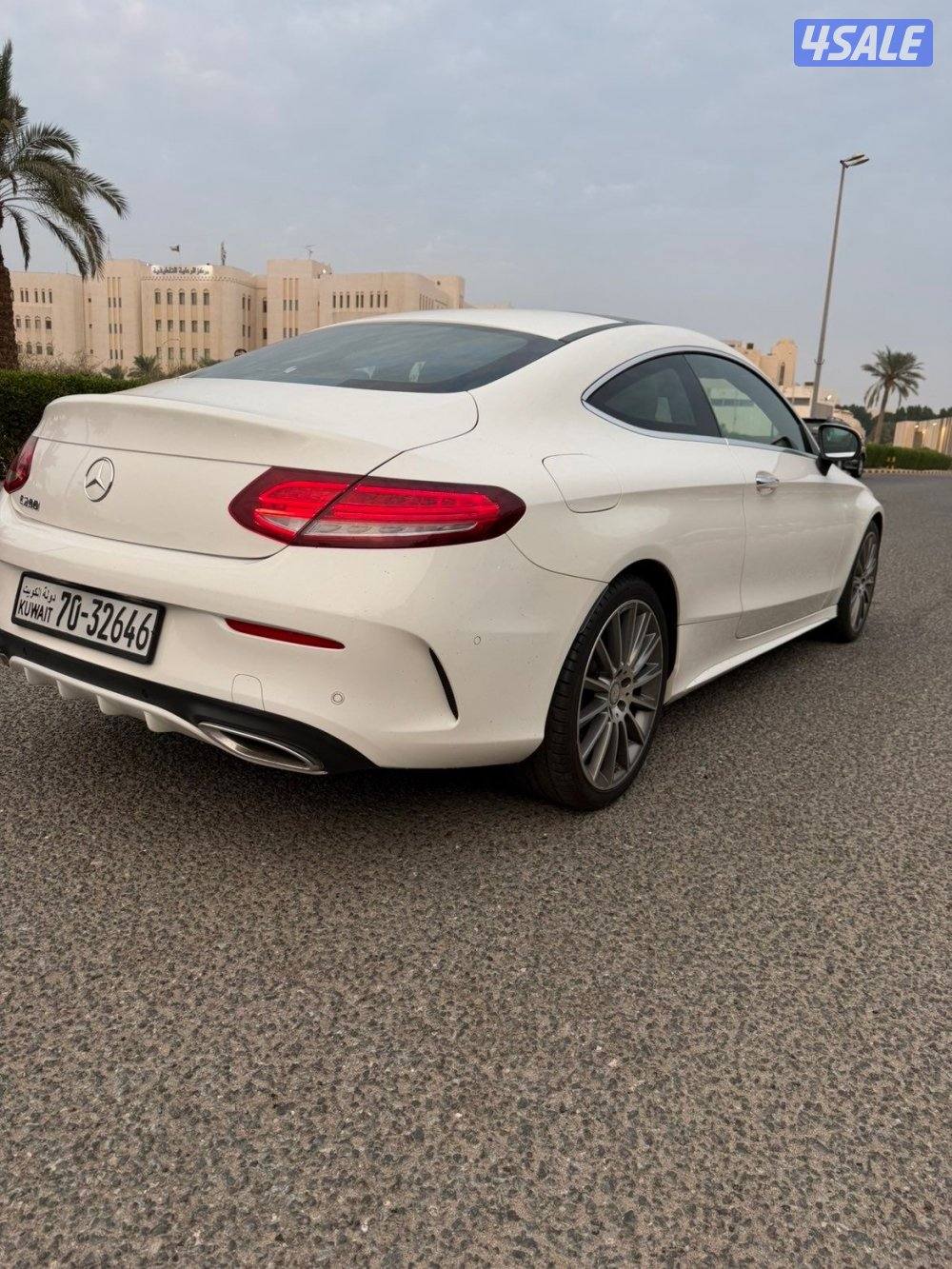 مرسيدس C200 بحاله الوكاله صبغ الوكاله3