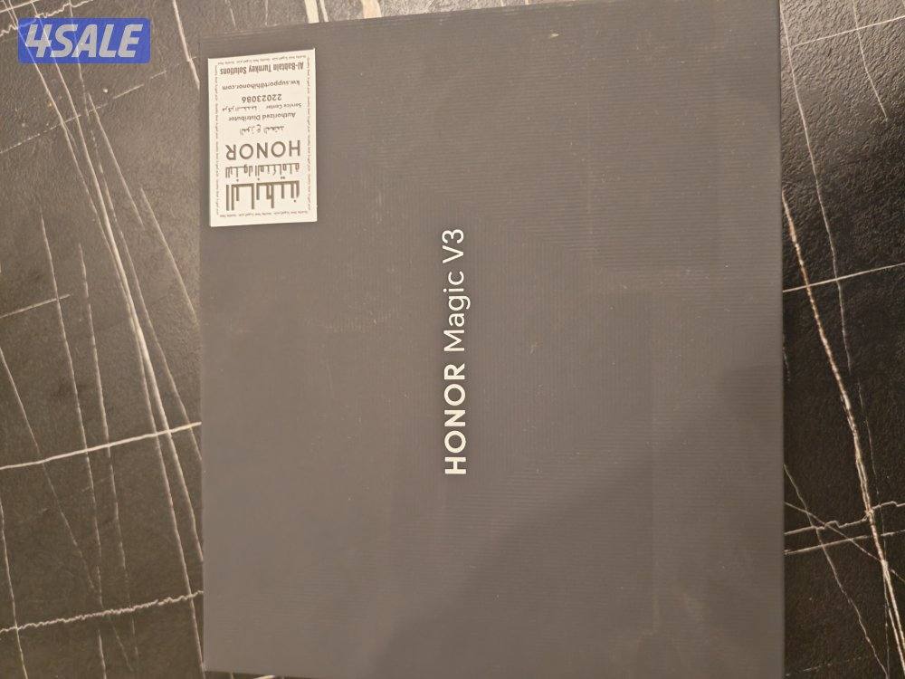 Honor Magic V3 green color with Mate Protection0