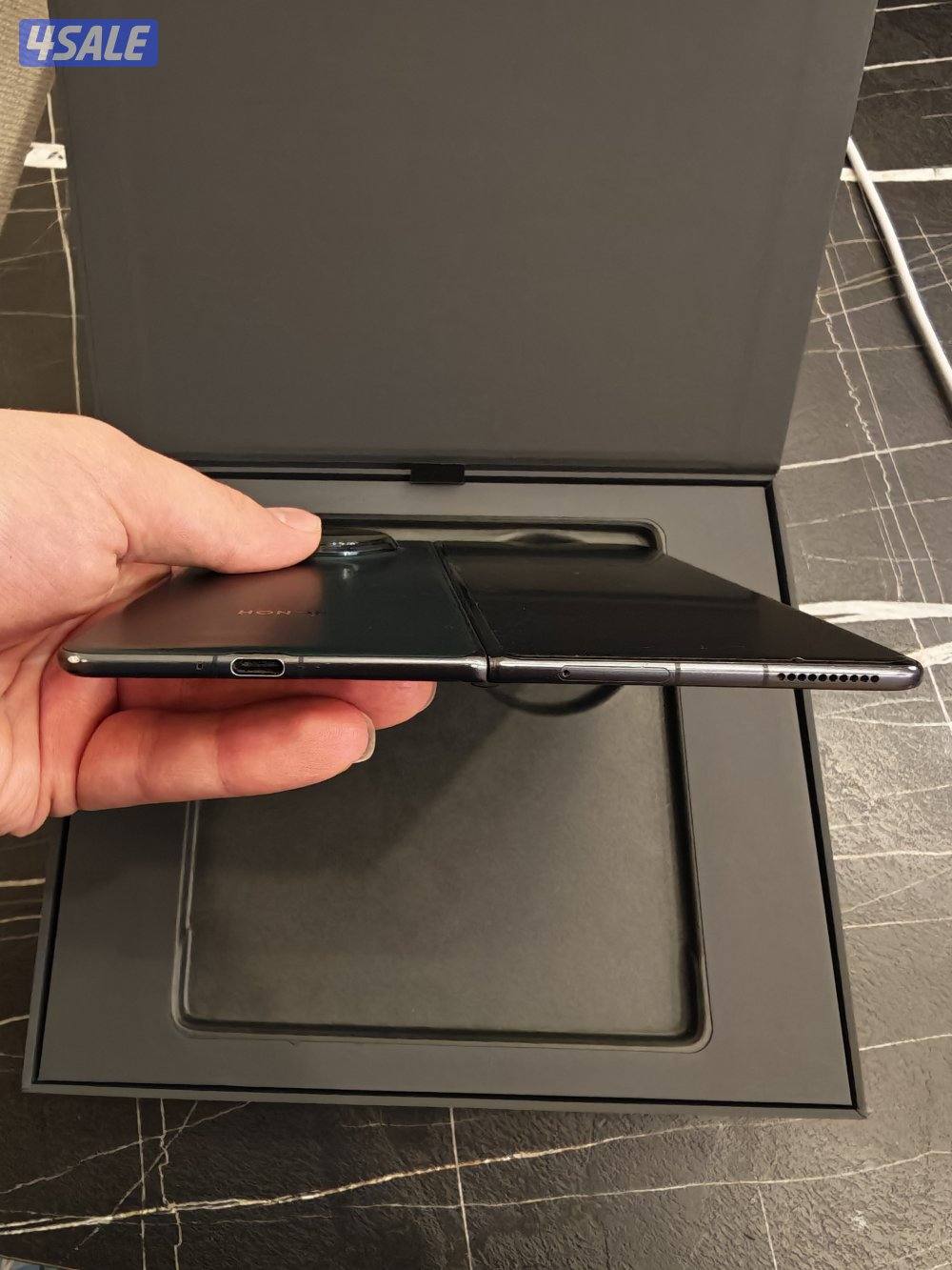 Honor Magic V3 green color with Mate Protection3