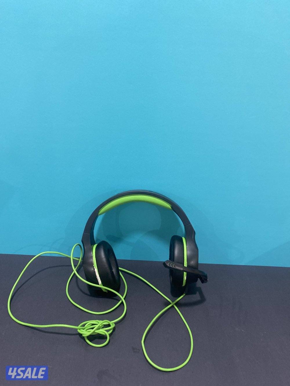 سماعه سوني جديده بس اربع دنانير اول واحد يجيني ياخذها ب 30