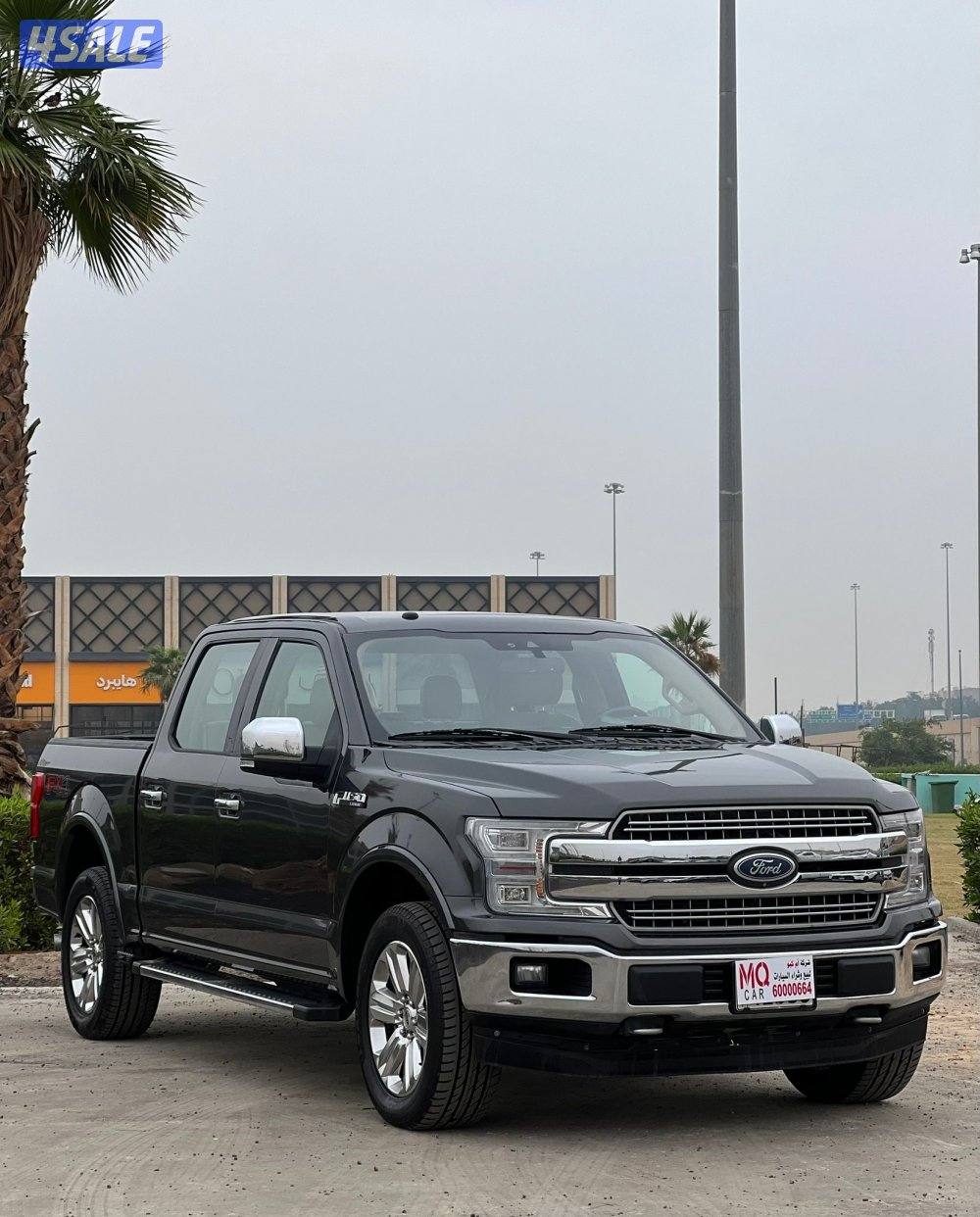 وانيت لاريت بحاله ممتازه صبغ الوكاله 20201