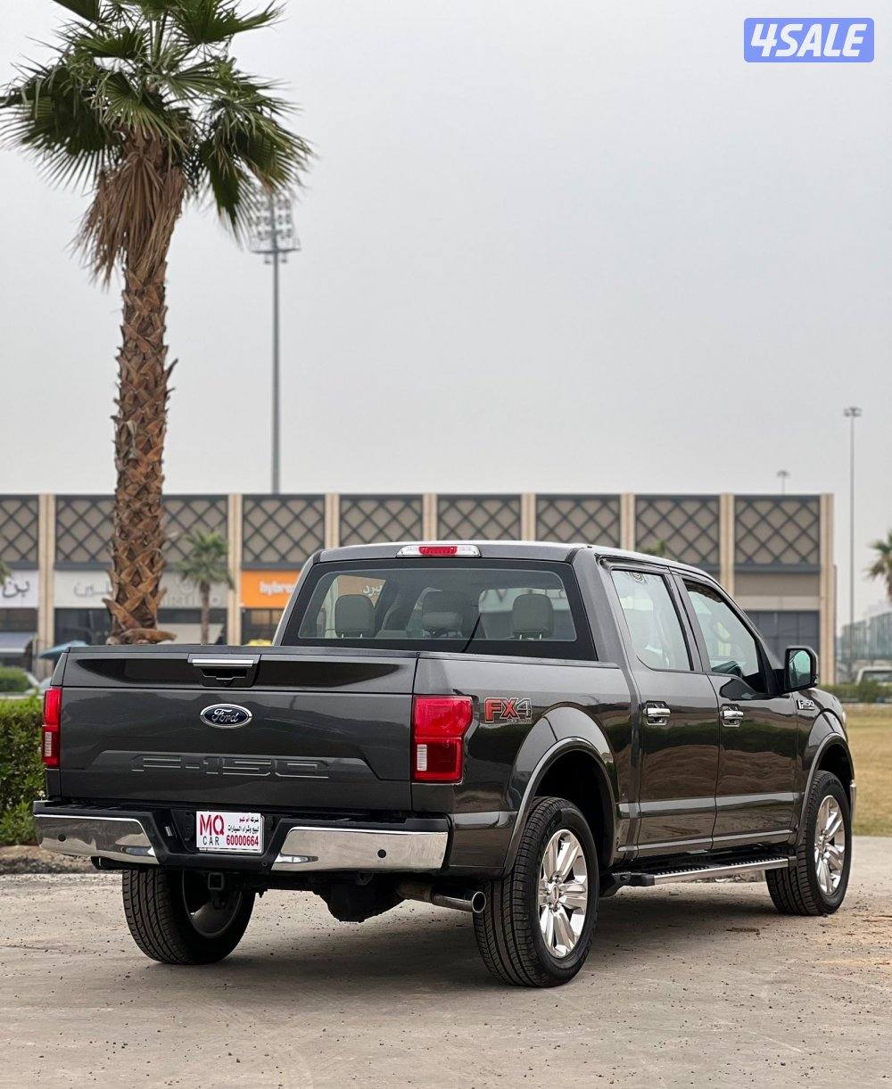 وانيت لاريت بحاله ممتازه صبغ الوكاله 20202