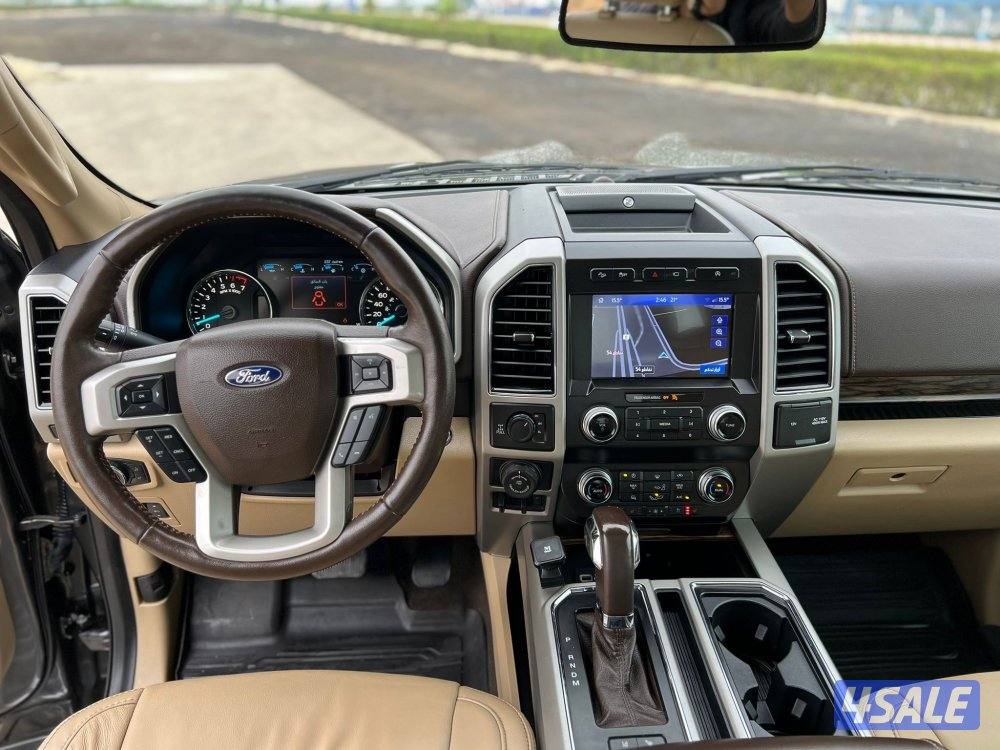 وانيت لاريت بحاله ممتازه صبغ الوكاله 20205