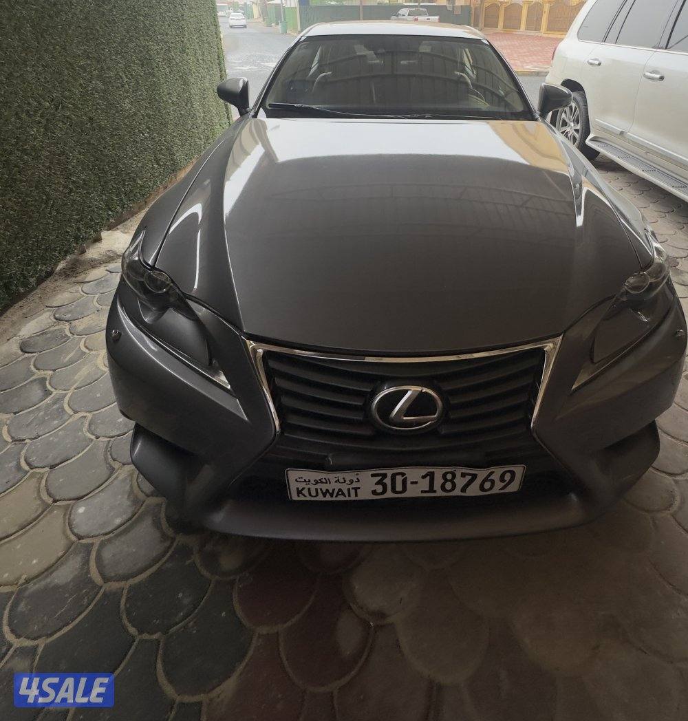 للبيع لكزس is 350 موديل 20142