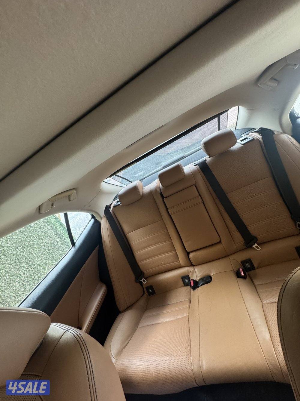 للبيع لكزس is 350 موديل 20145