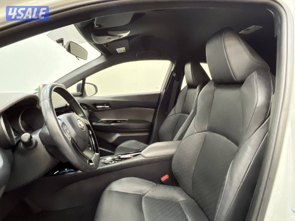 TOYOTA C-HR_HEV 22CH-HS_U5