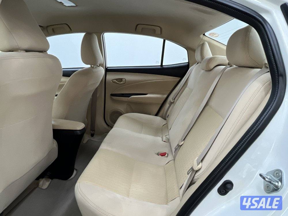 TOYOTA YARIS_N 21Y04L_U3