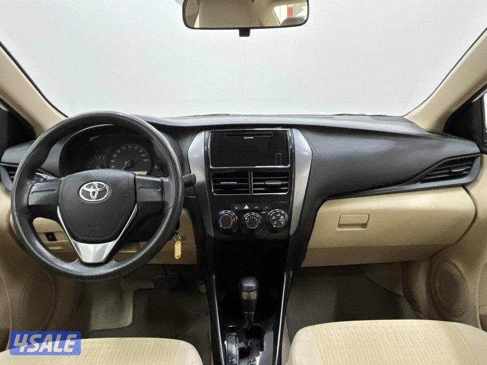 TOYOTA YARIS_N 21Y04L_U6