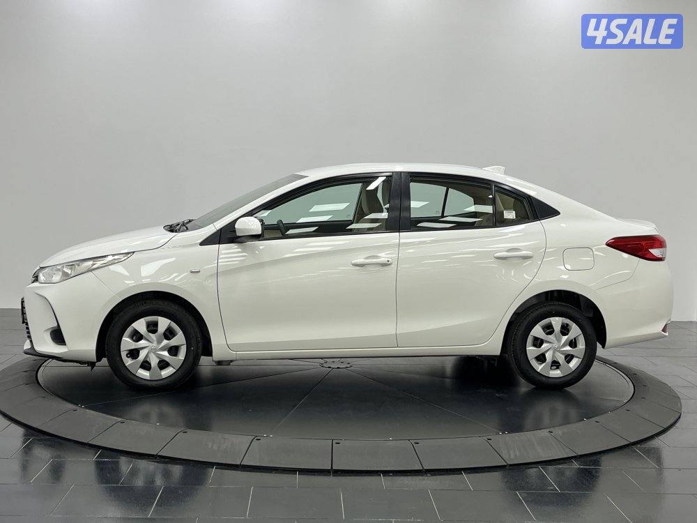 TOYOTA YARIS_N 21Y04L_U2