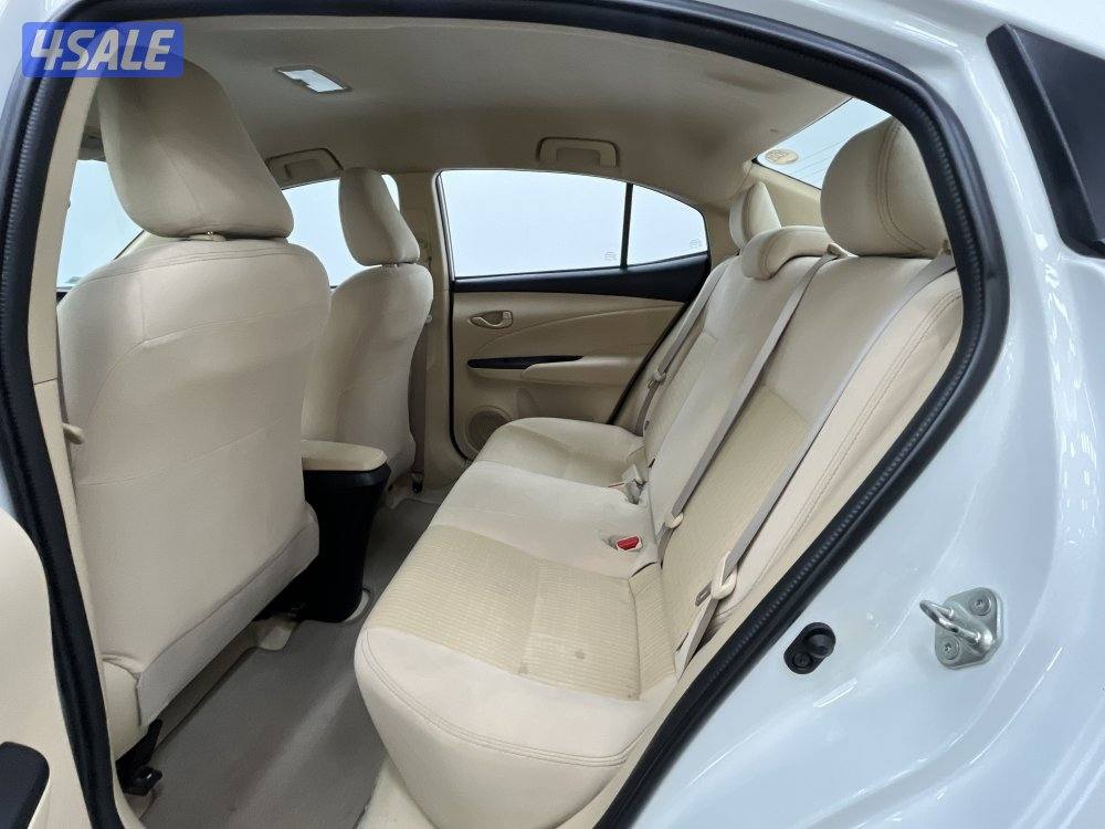 TOYOTA YARIS_N 21Y04L_U3