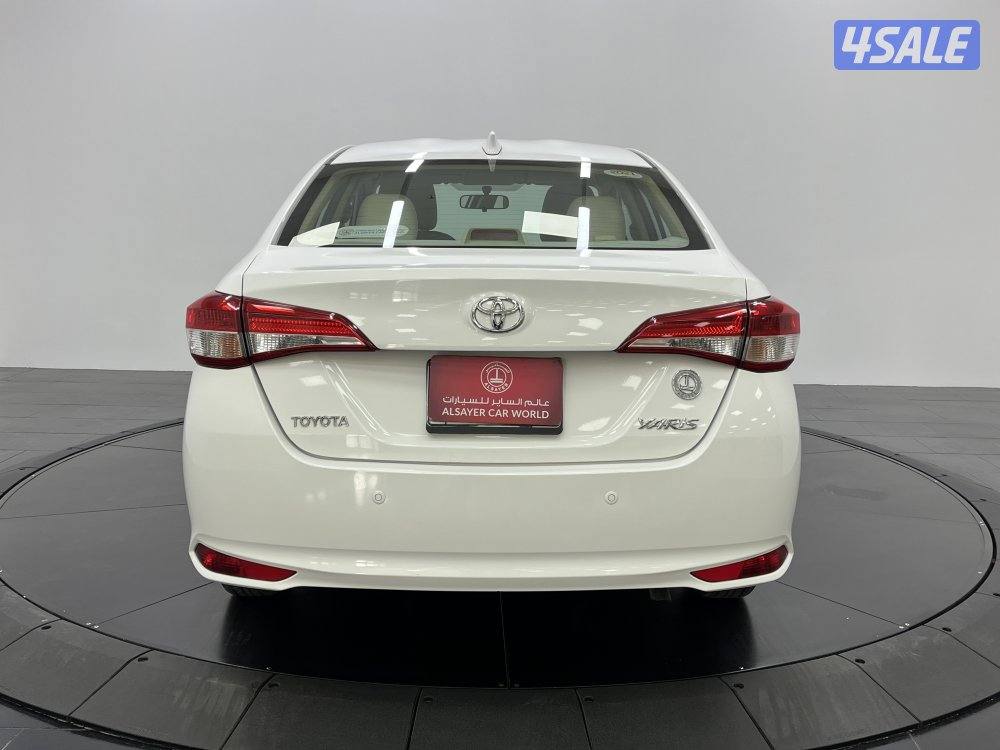 TOYOTA YARIS_N 21Y04L_U4