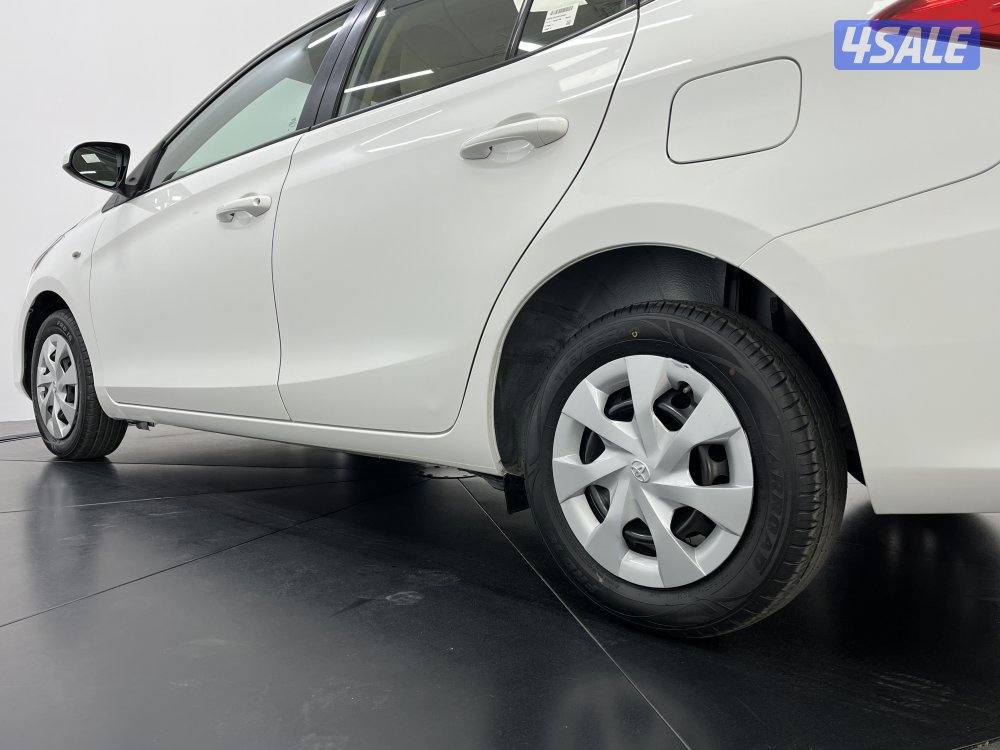 TOYOTA YARIS_N 21Y04L_U5