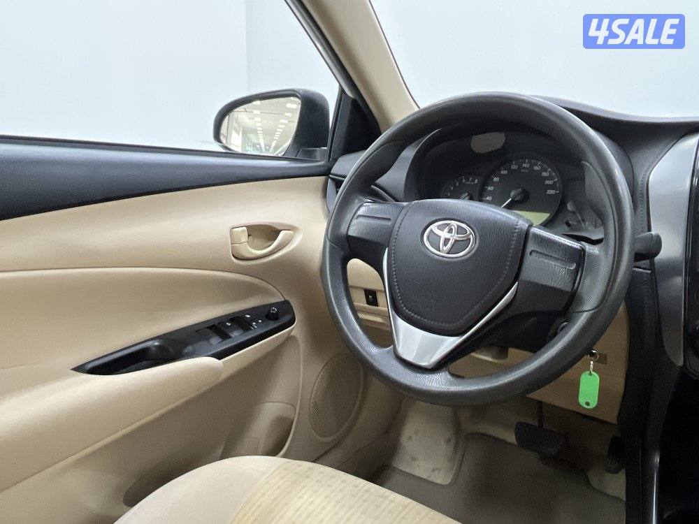 TOYOTA YARIS_N 21Y04L_U7