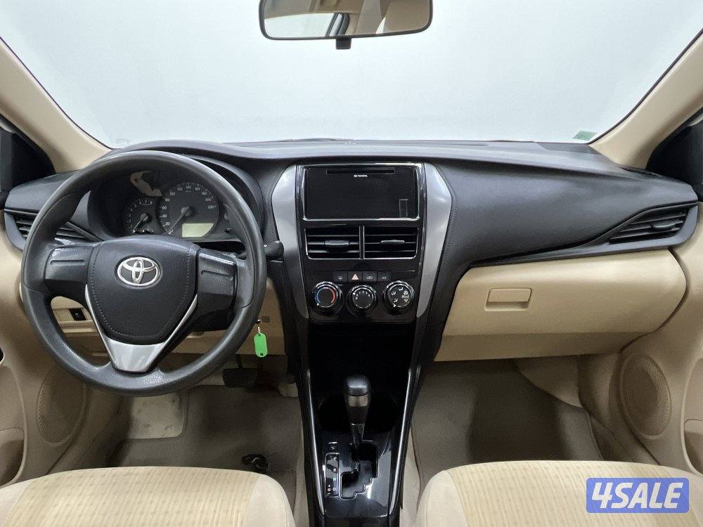 TOYOTA YARIS_N 21Y04L_U6