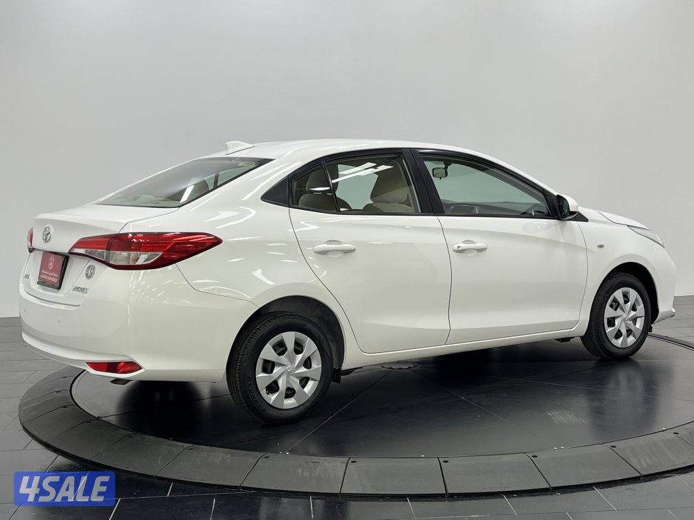 TOYOTA YARIS_N 21Y04L_U8